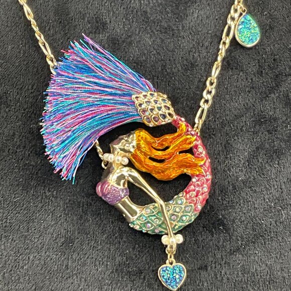 Betsey Johnson Mermaid Pendant Necklace With Colorful Fringe Gold-Tone Chain & H - Picture 2 of 5